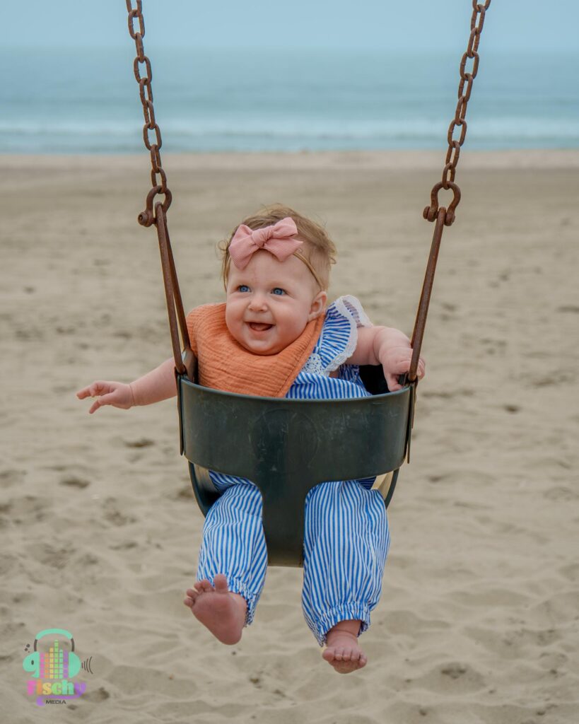 family photos
beach photoshoot
baby photos
happy baby
park photos swing
ocean