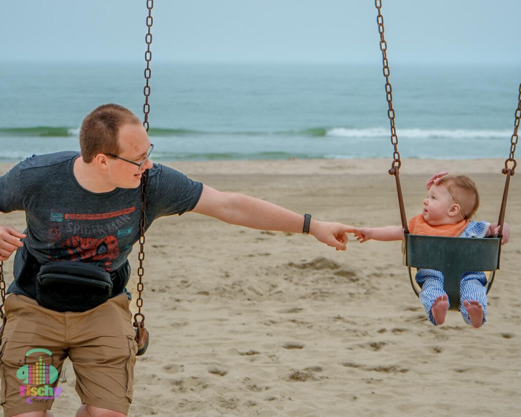 family photos
beach photoshoot
baby photos
happy baby
park photos swing
ocean
