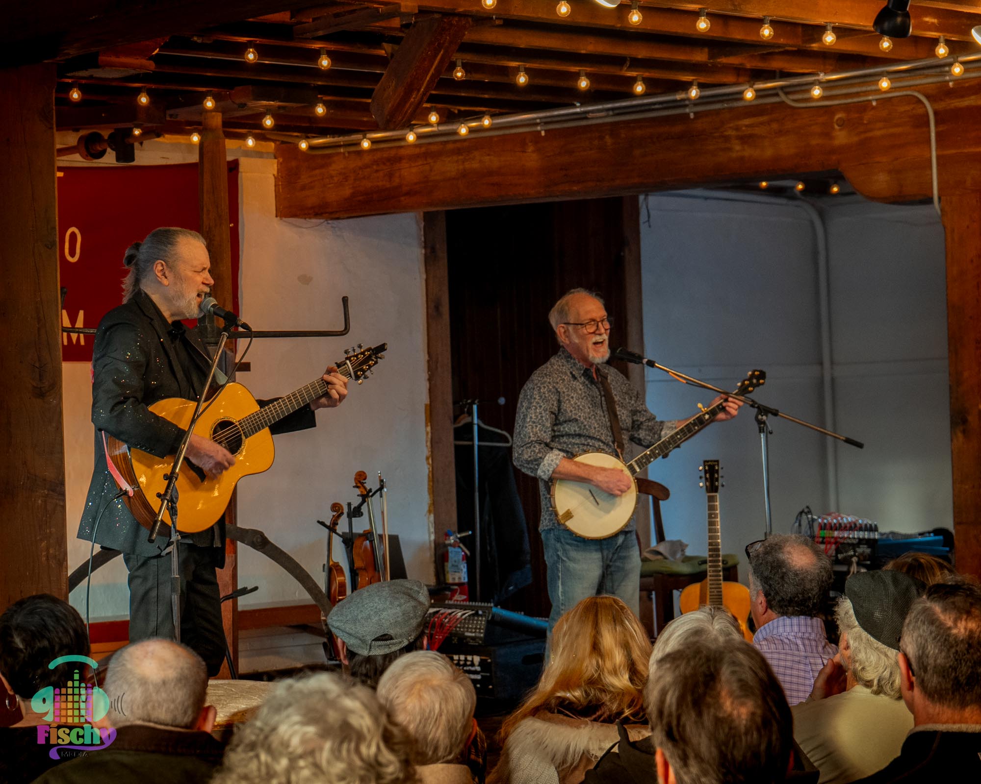 concert photography
music photography
performance photos
live music singers
event space
folk music