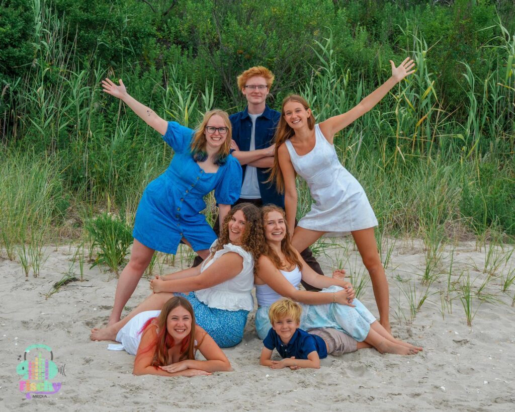 beach photoshoot
siblings sisters cousins
family photos