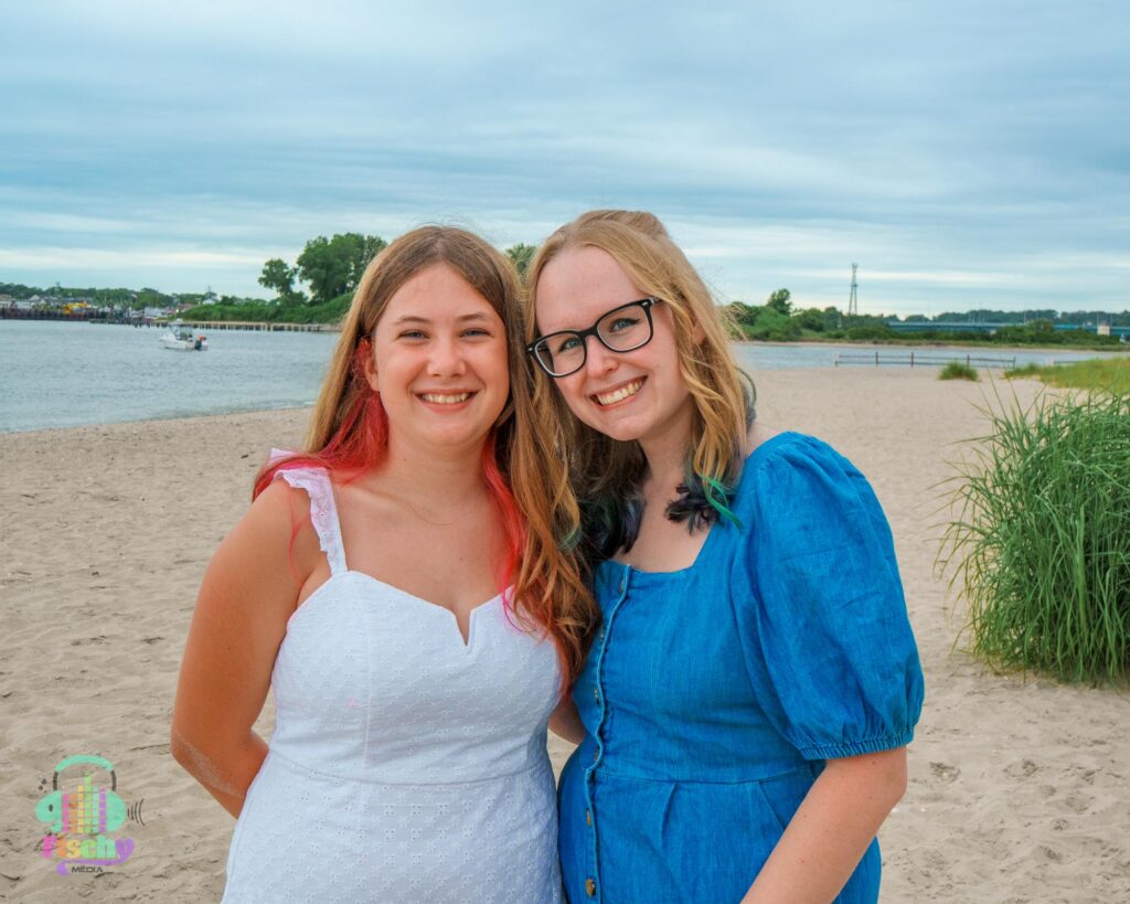 beach photoshoot
sisters cousins
family photos