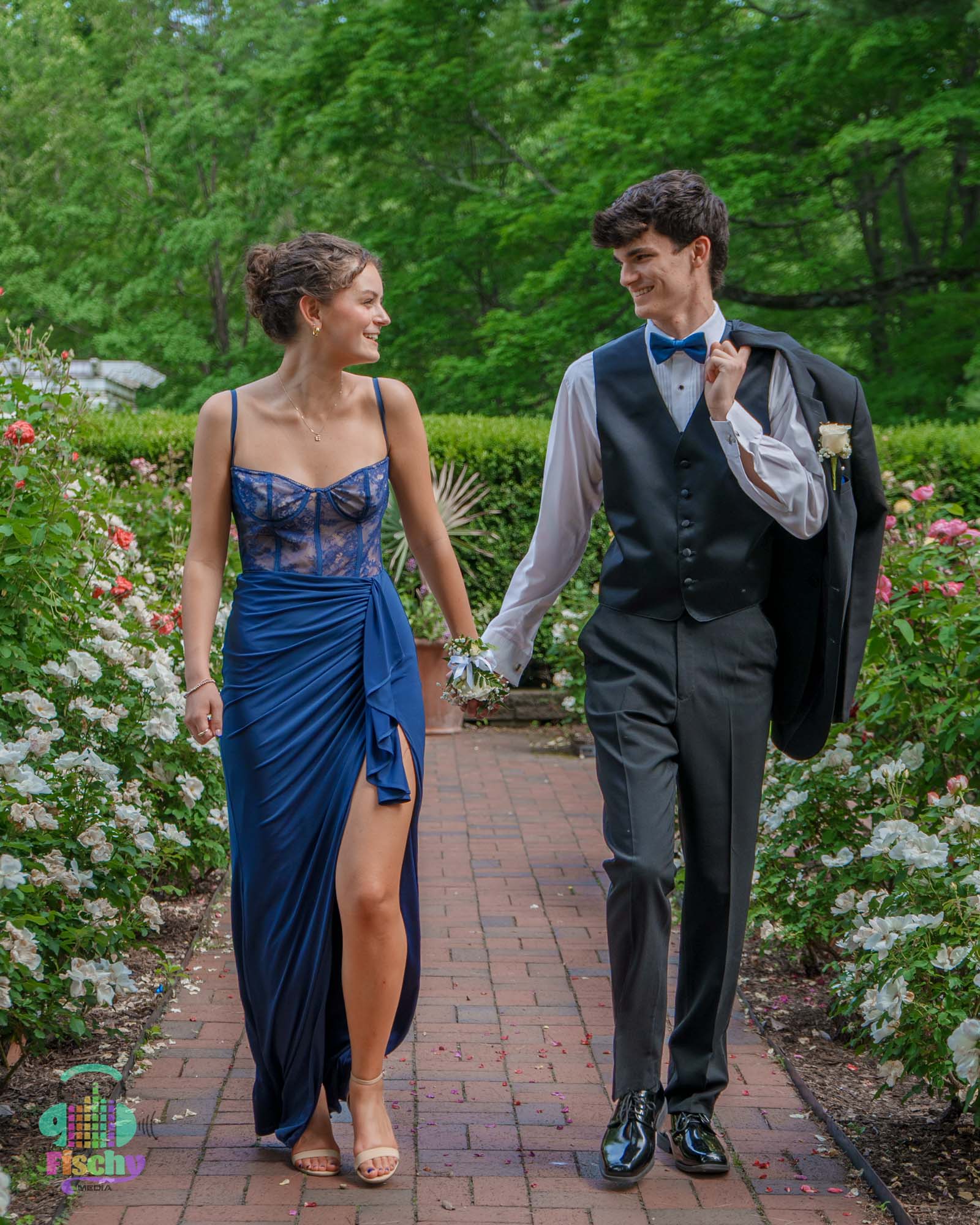 couple going to prom
special occasion
event photography
prom photos