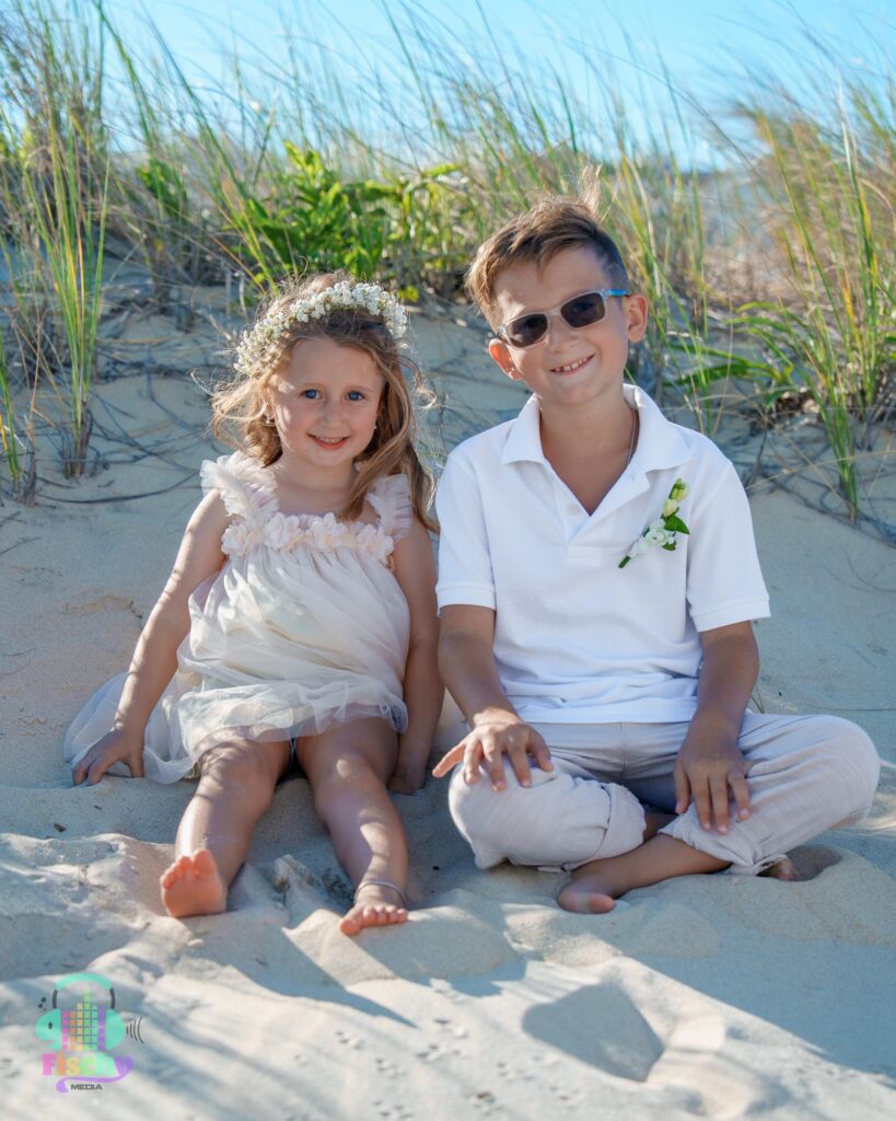 siblings on beach
beach wedding photos
new jersey beach photos
golden hour
event photography