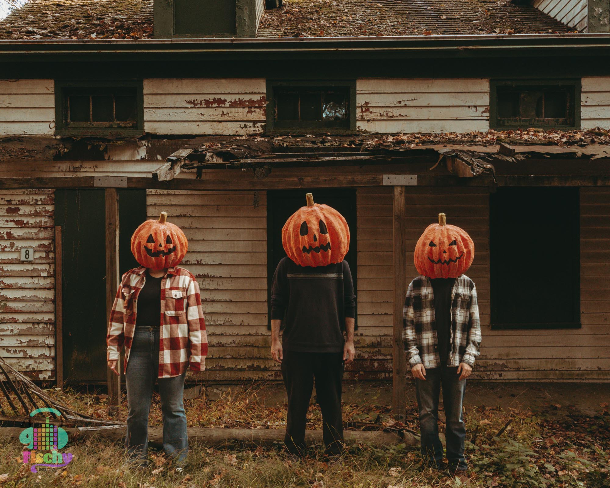 girl and dog in costume
angel costume
fallen angel costume
fall photoshoot
halloween photoshoot
samoyed dog