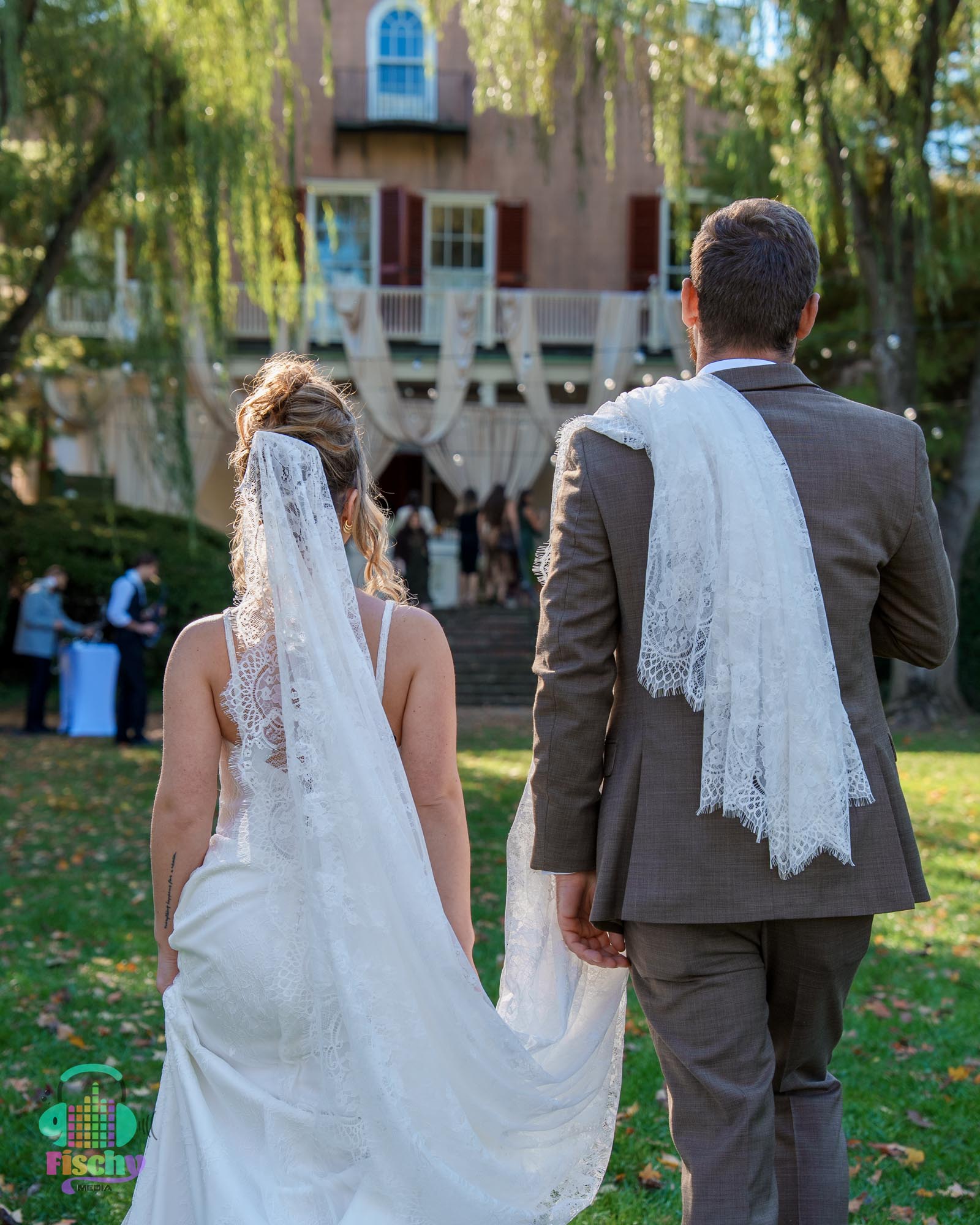 bride and groom wedding day
wedding dress groom suit
Wedding photographer
Wedding photoshoot