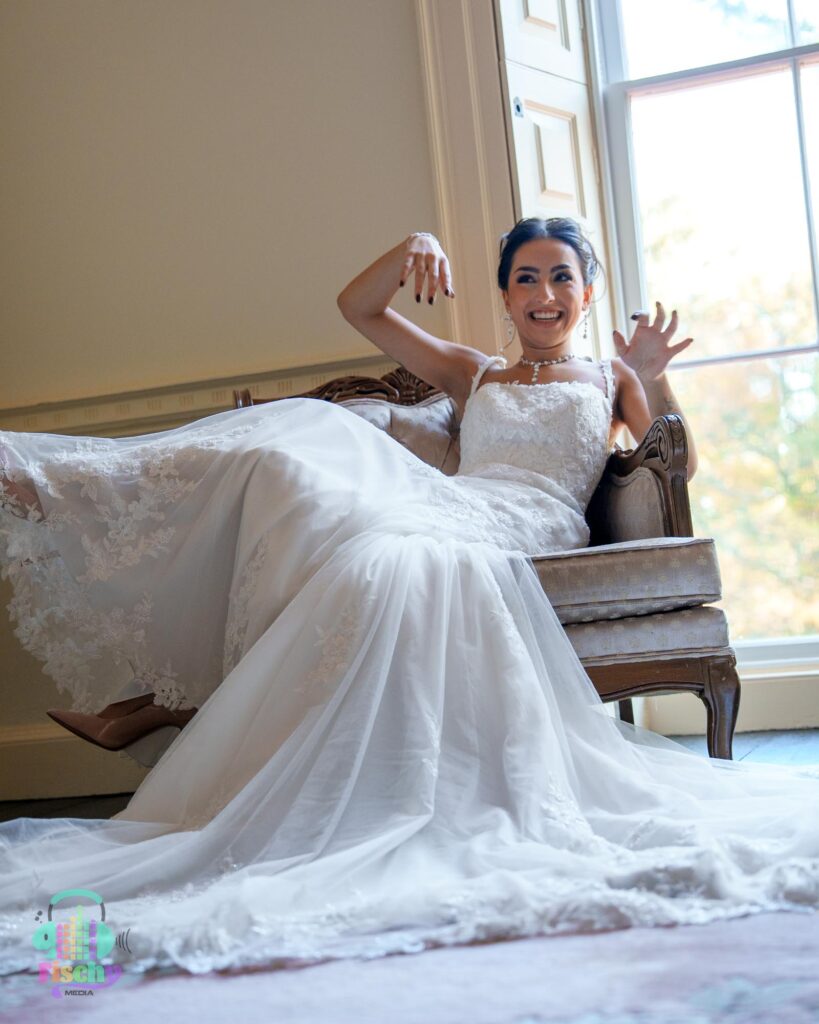 bride laughing
wedding dress 
Wedding photographer
Wedding photoshoot
elegant wedding
