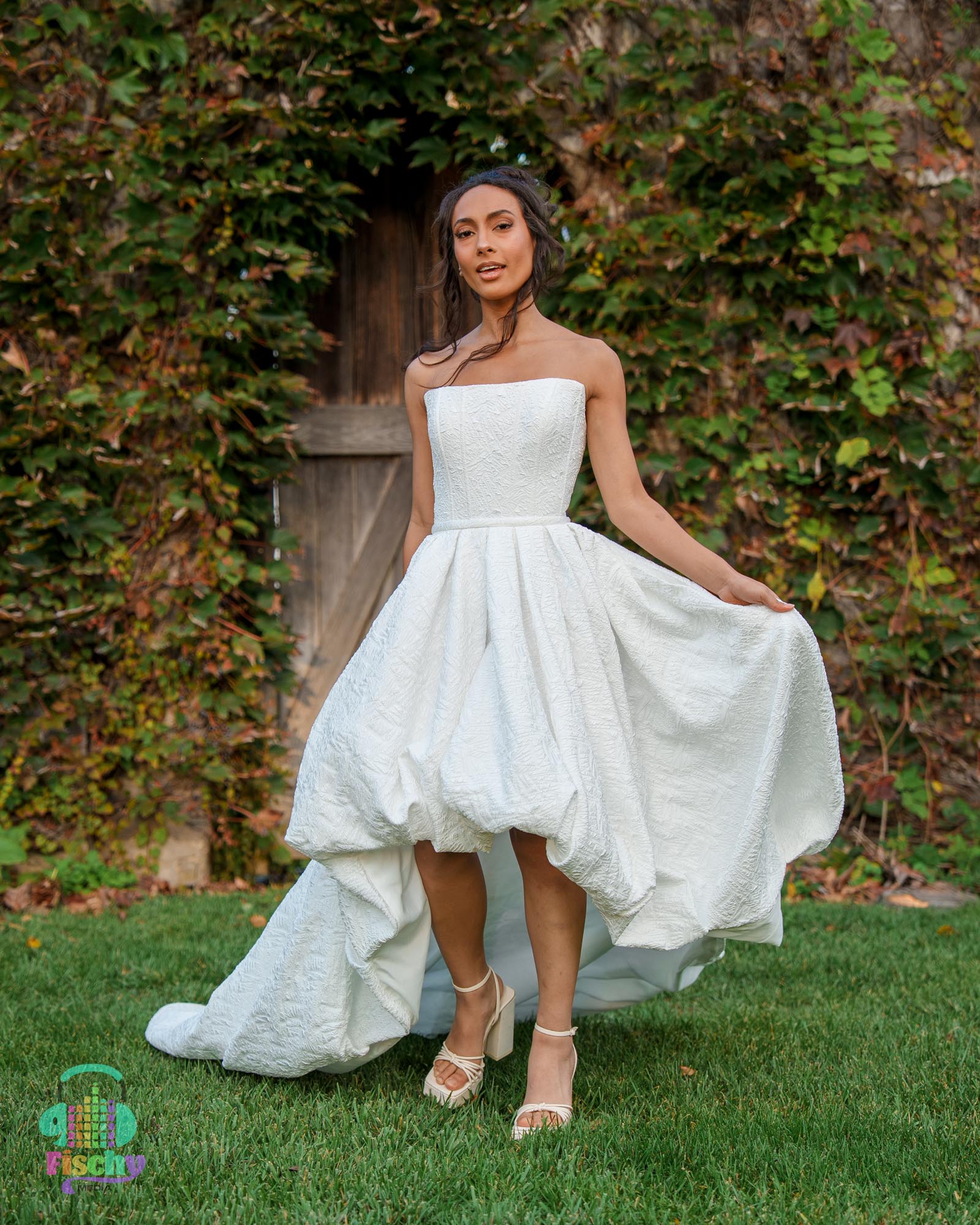 bride in greenery
smiling laughing
wedding dress 
Wedding photographer
Wedding photoshoot
elegant wedding