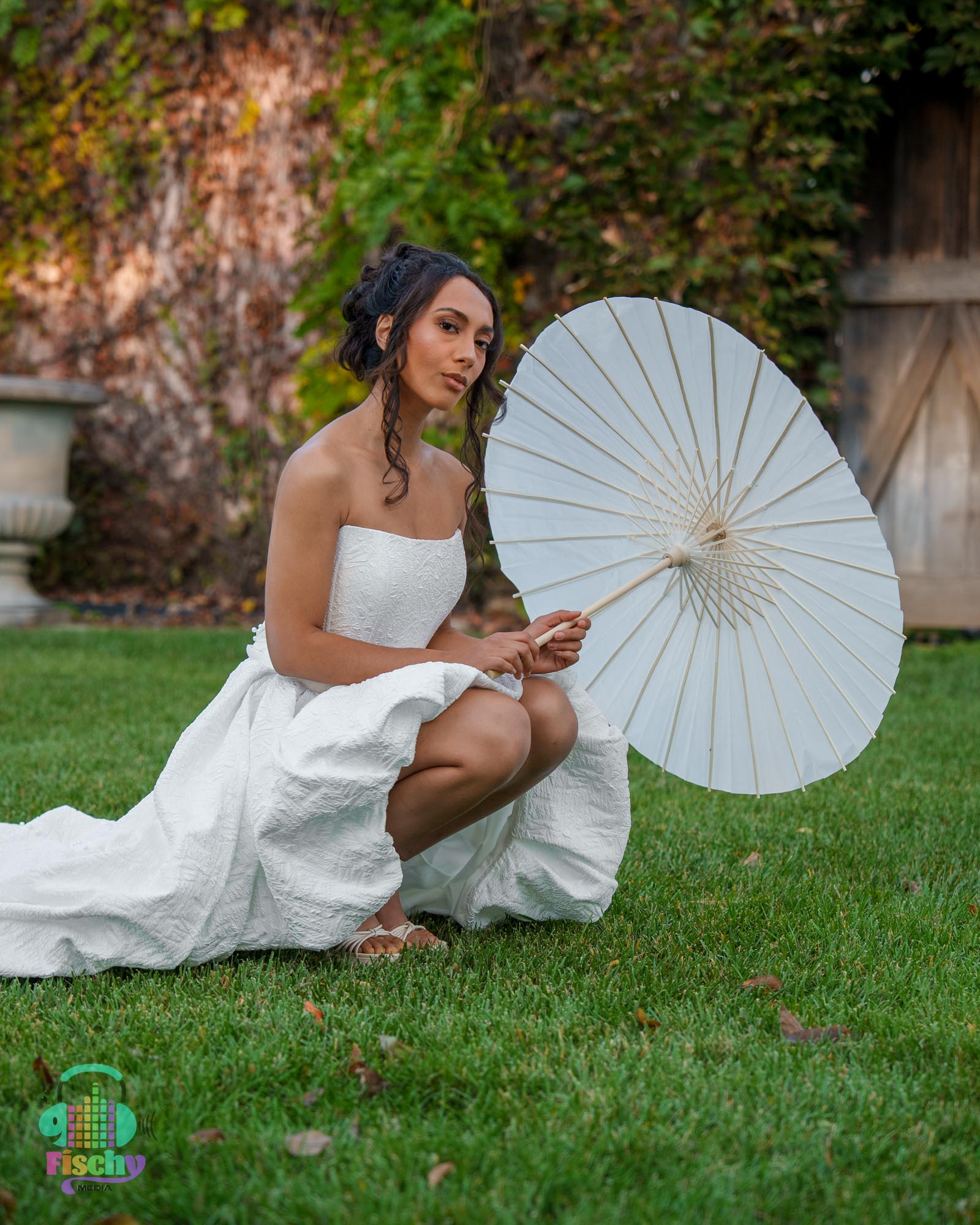 bride in greenery
smiling laughing
wedding dress 
Wedding photographer
Wedding photoshoot
elegant wedding