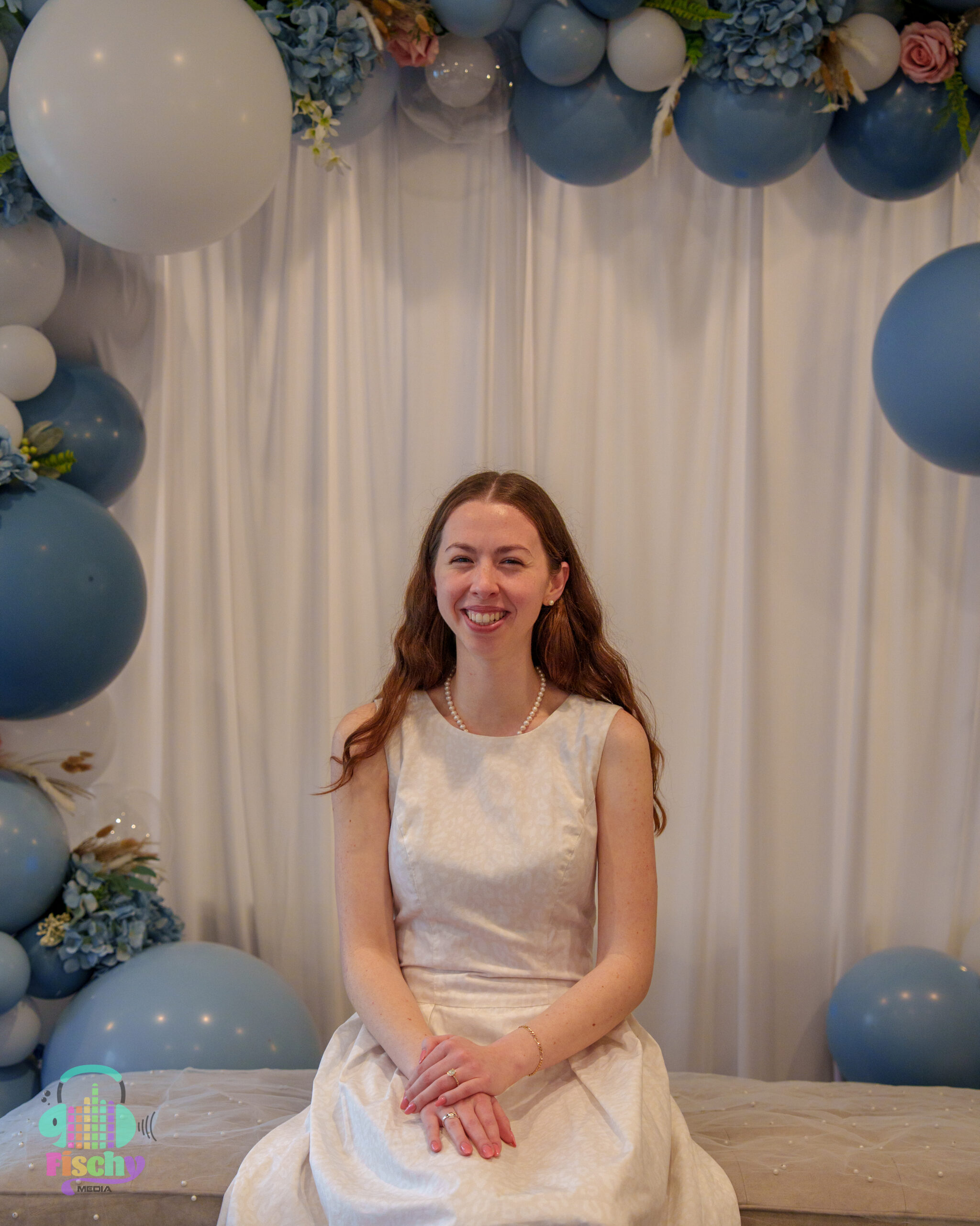 Bride to be
posed
bridal shower