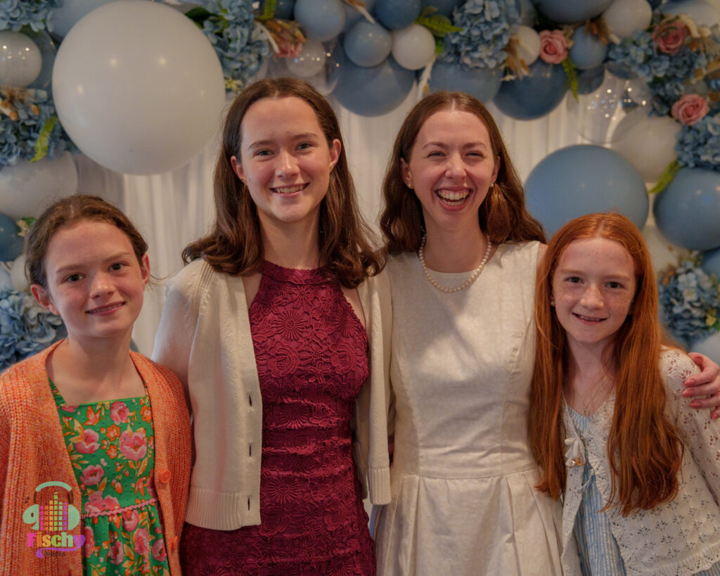 sibling photo
bridal shower
